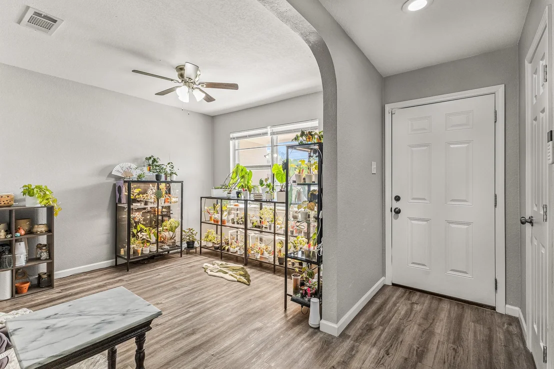 Photo of 1302 Phyllis DR