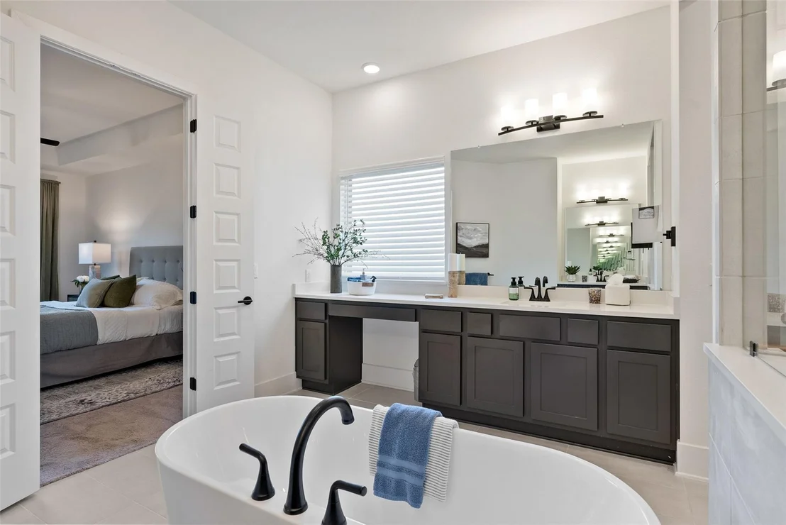 Photo of 721 Rawson BND