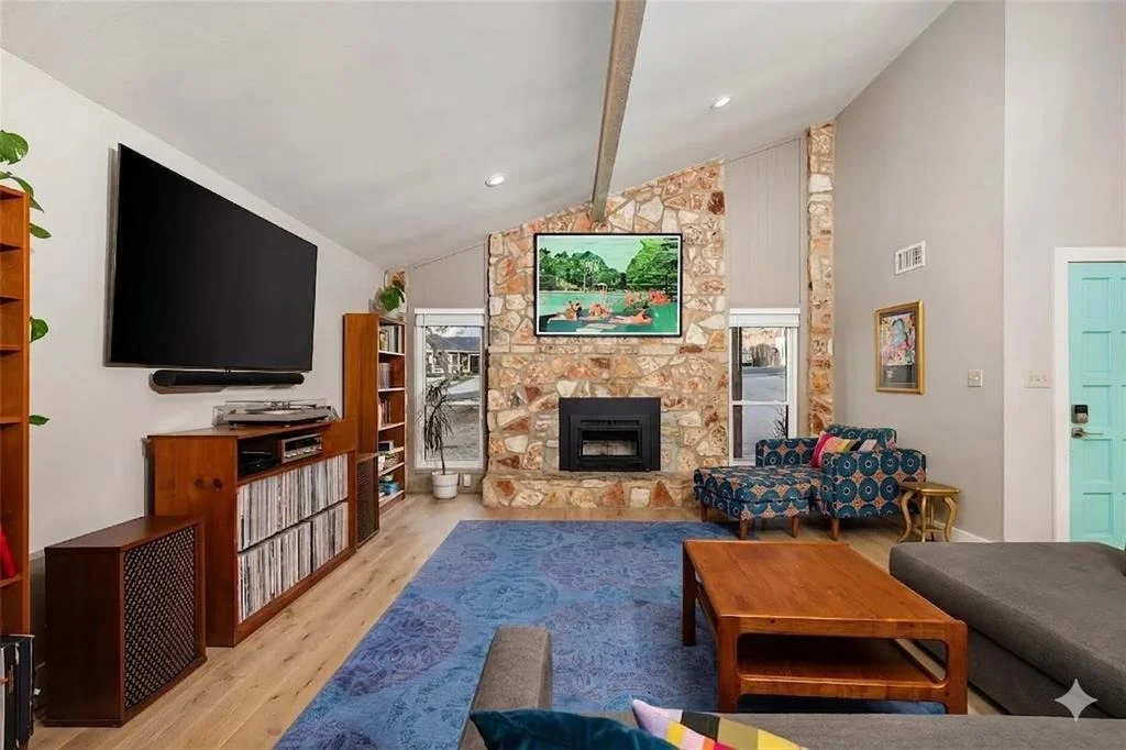 Photo of 2210 Red Fox RD