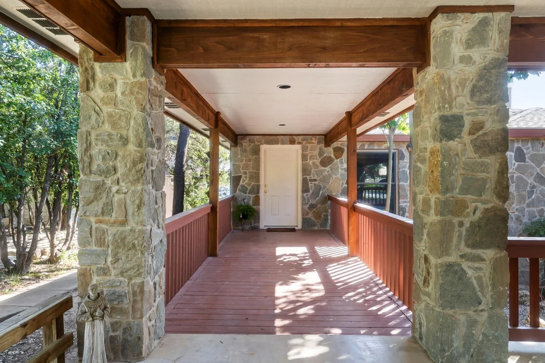 Photo of 18409 Lakepoint CV