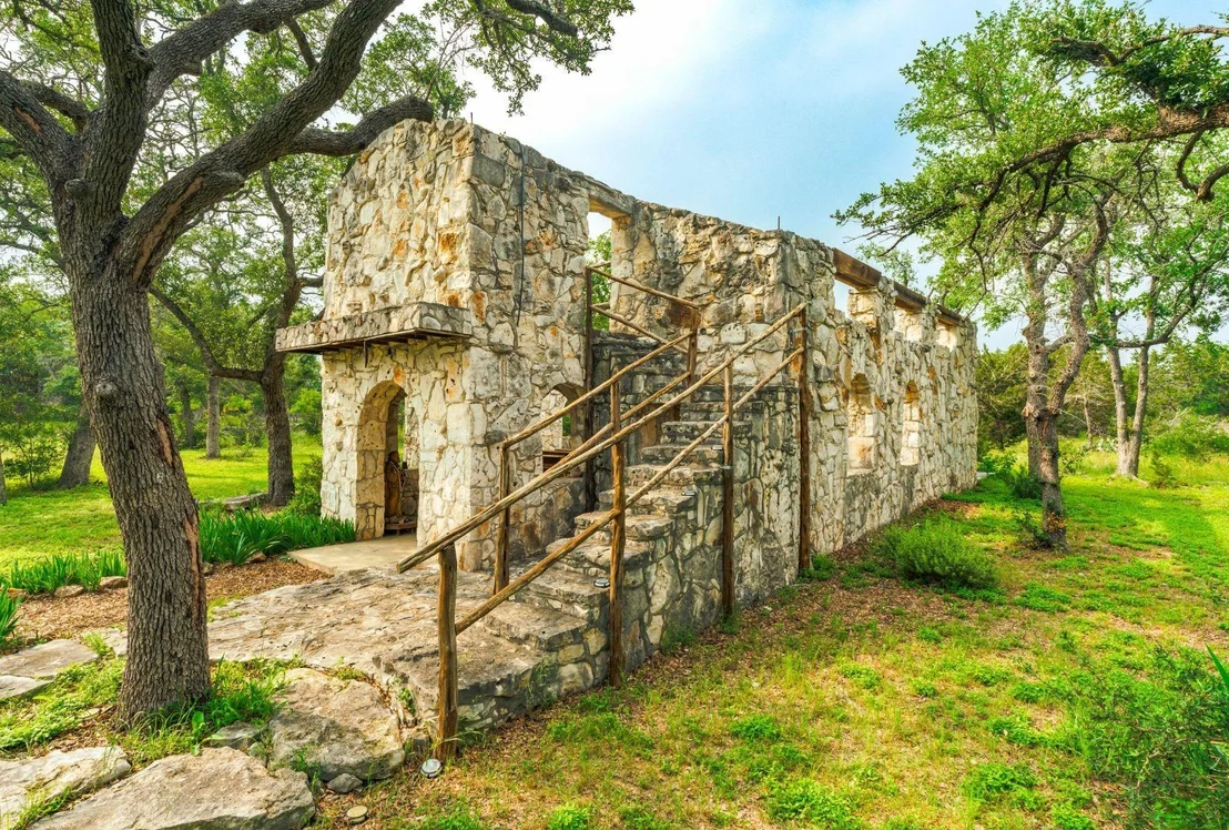 Photo of 1218 Oakwood LOOP