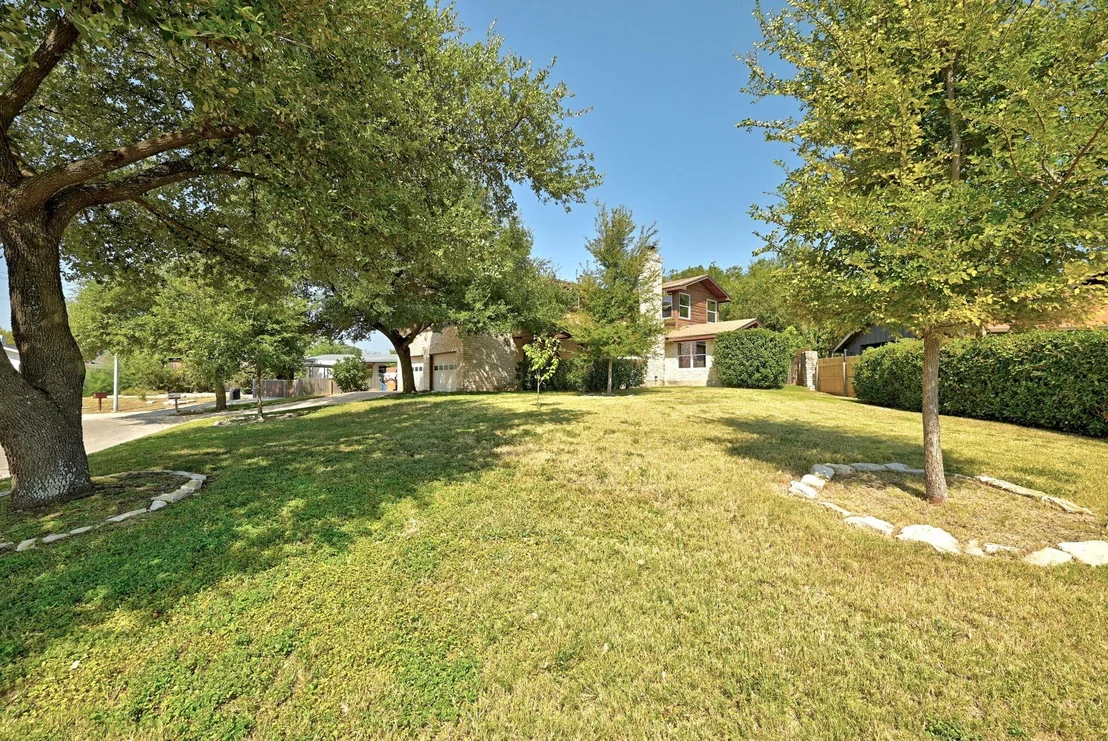 Photo of 1904 Cedar Ridge DR