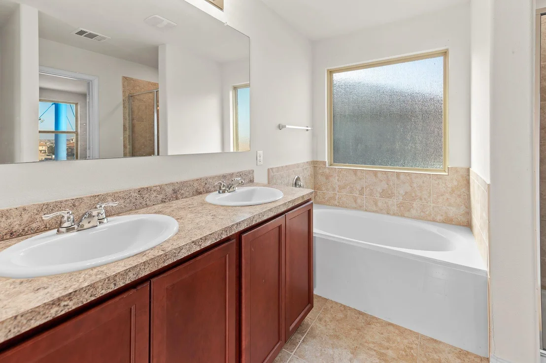 Photo of Unit 13E at 224 Circle WAY