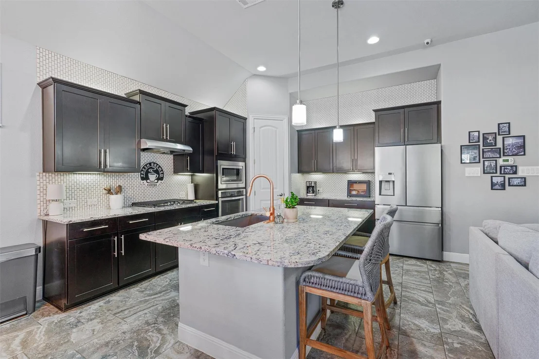 Photo of 3704 Gildas PATH