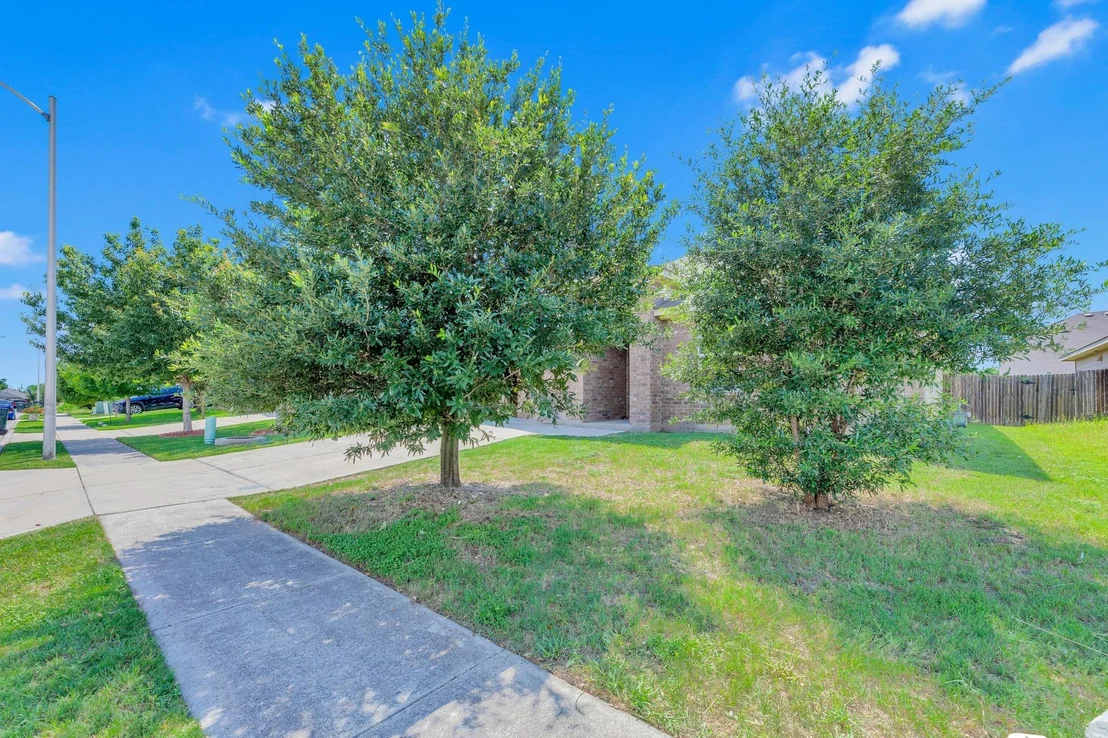 Photo of 608 Silver Wing DR