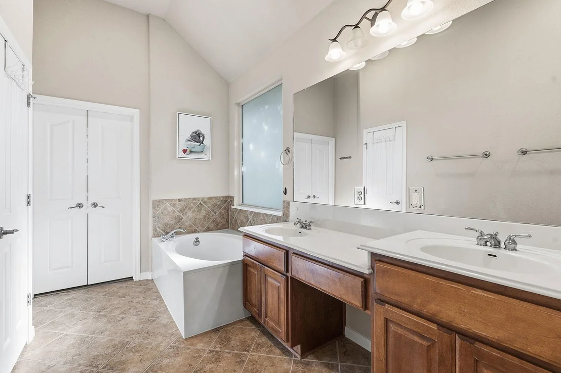 Photo of 2126 Clear Lake PL