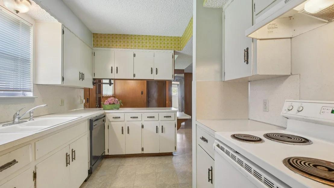 Photo of 8401 Tecumseh DR