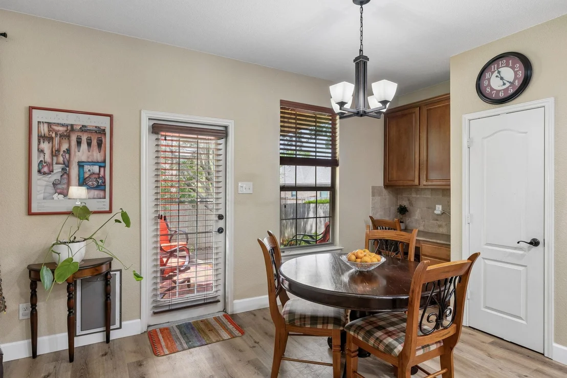Photo of 309 Island Oak DR