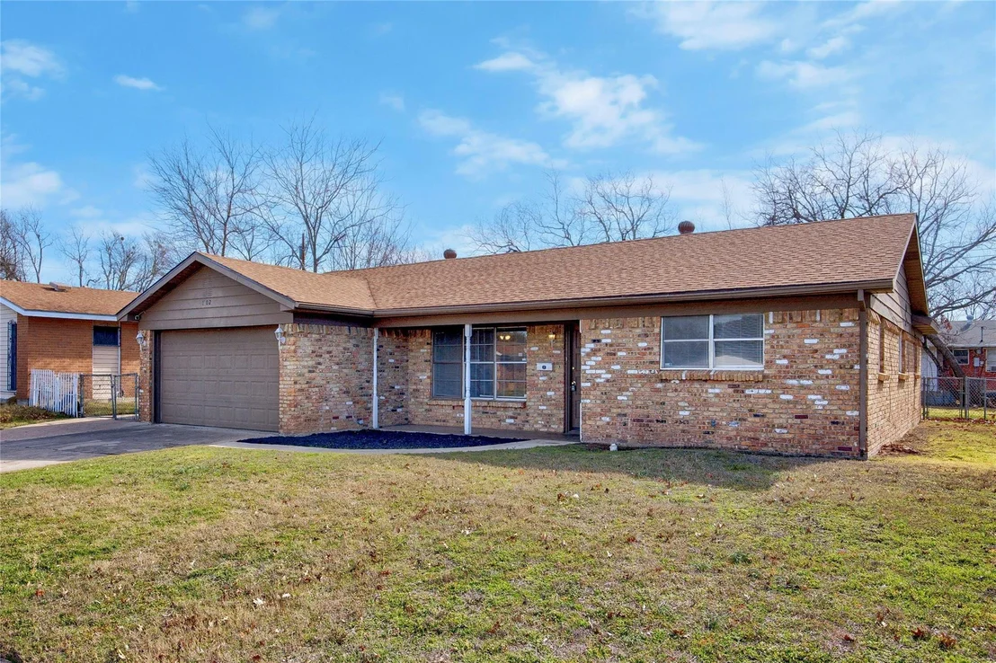 Photo of 1302 Cedar DR
