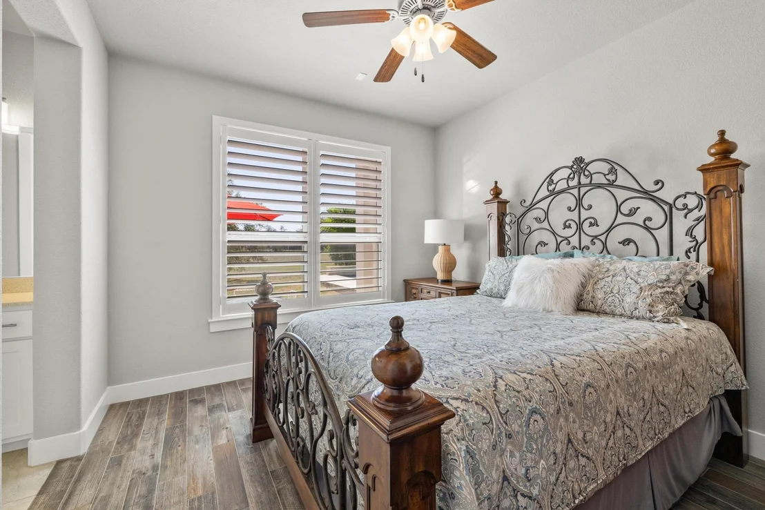 Photo of 221 Highland Oaks