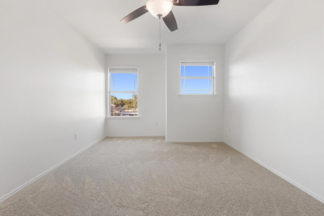 Photo of 406 Golden Gate DR