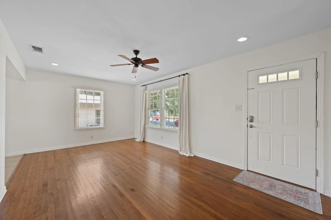 Photo of 5010 W Frances PL