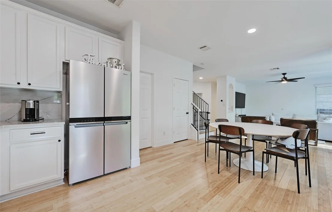 Photo of 329 Cullen BLVD
