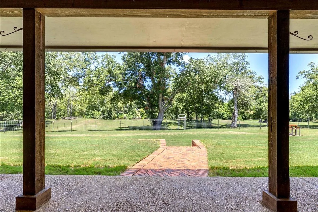 Photo of 154 Shoreline DR