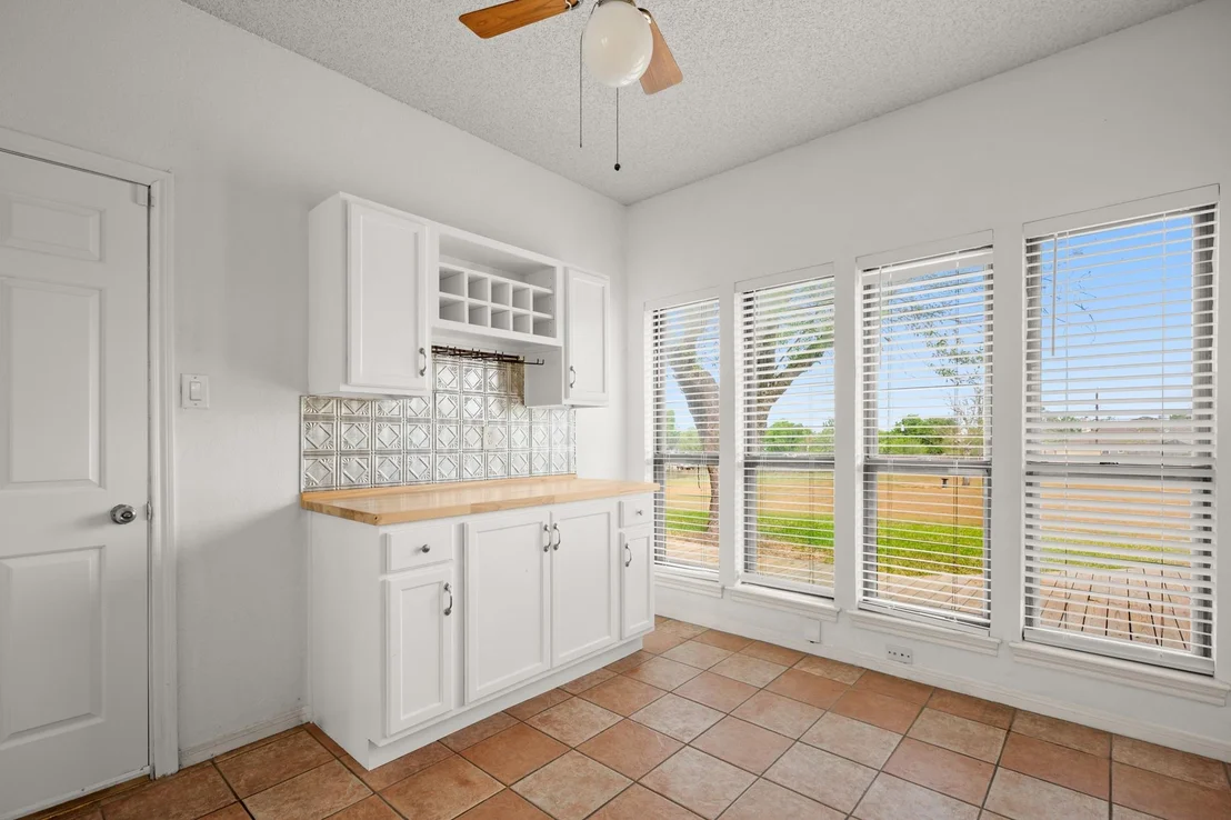 Photo of 1200 VAPOR DR
