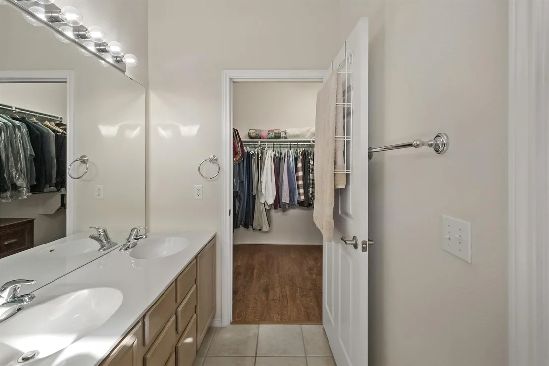 Photo of 113 Hampton CIR