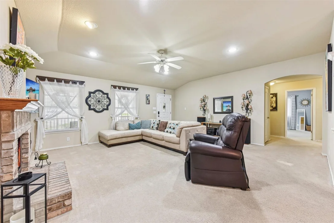 Photo of 611 Haleys CV