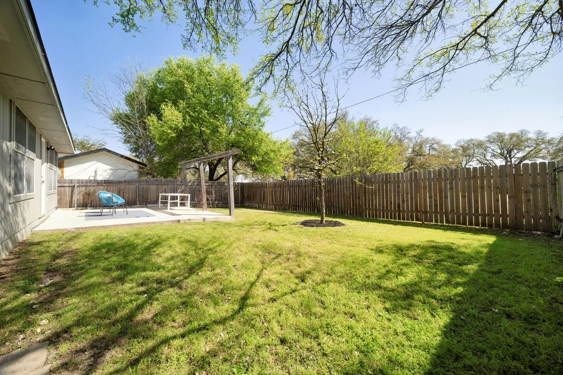 Photo of 8501 Dempsey LN
