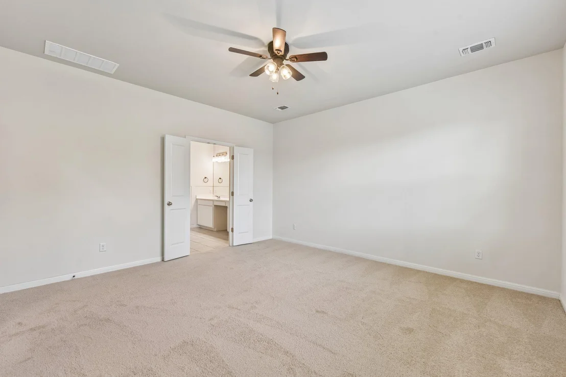 Photo of 128 Lacey Oak LOOP