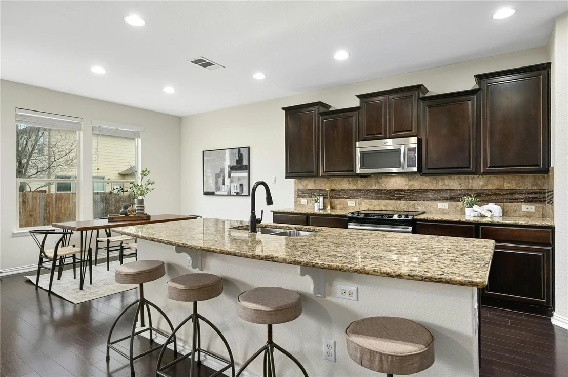 Photo of 1409 Middlefield CT