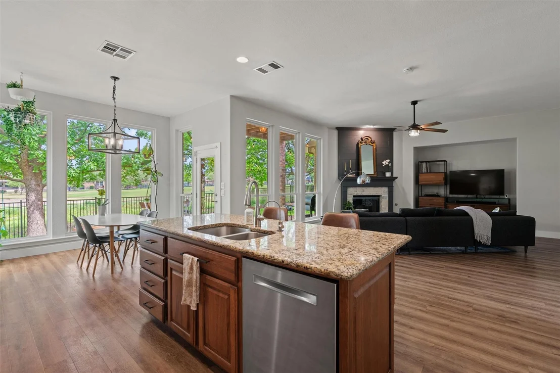 Photo of 1308 Hillridge DR