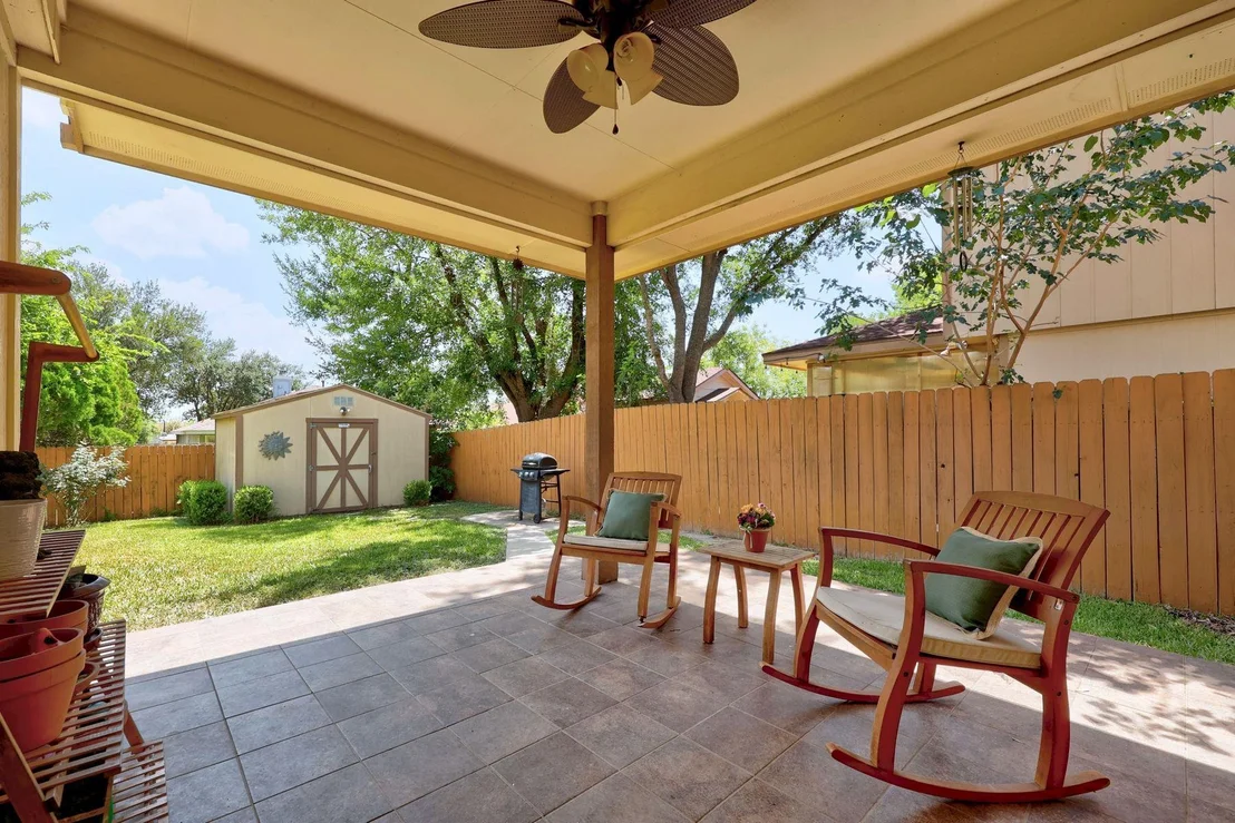 Photo of 828 Whitehall DR
