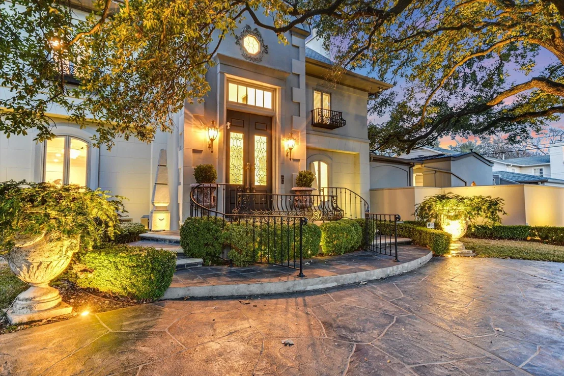 Photo of 1304 Gaston Ave