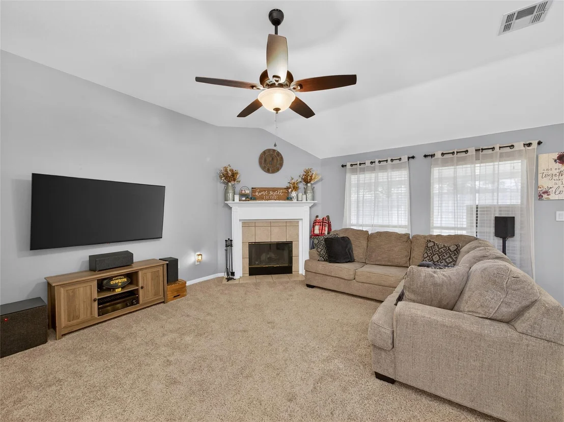 Photo of 2407 Kingsbury DR
