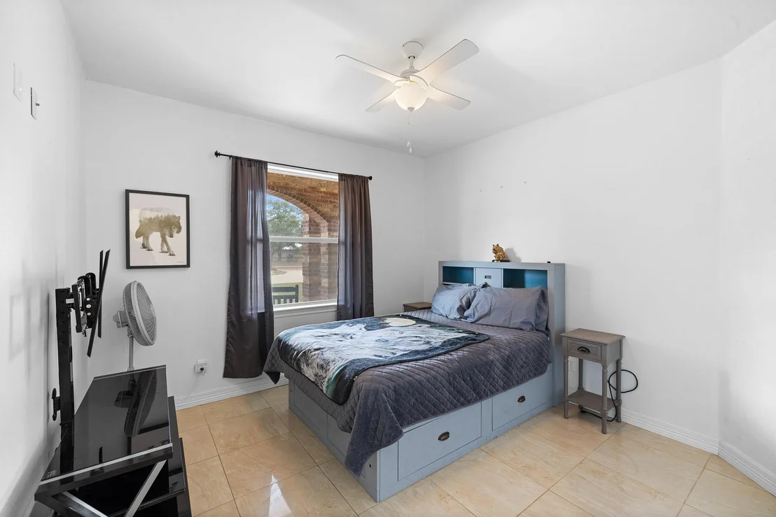 Photo of 1102 Private Road 2332