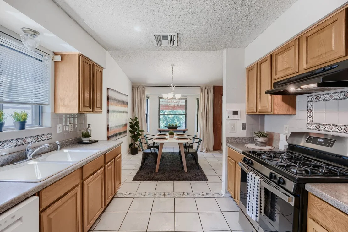 Photo of 1907 Mirabeau ST