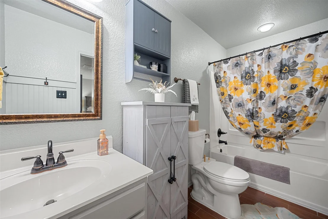 Photo of 5504 Alomar CV