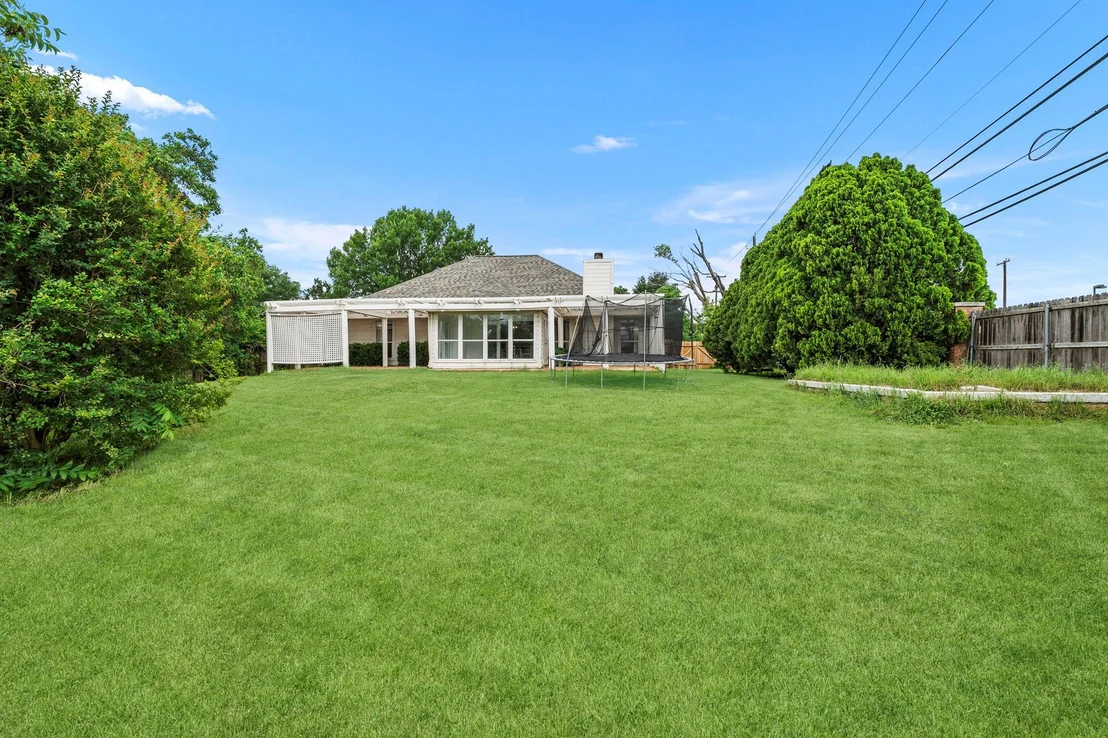 Photo of 2808 Kneese DR
