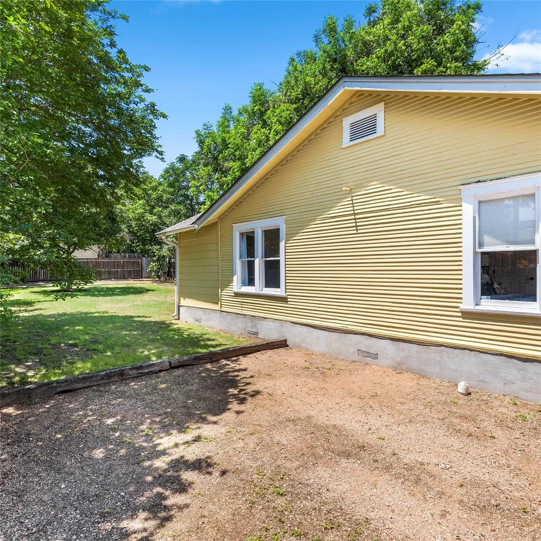 Photo of 1208 Cedar Ave