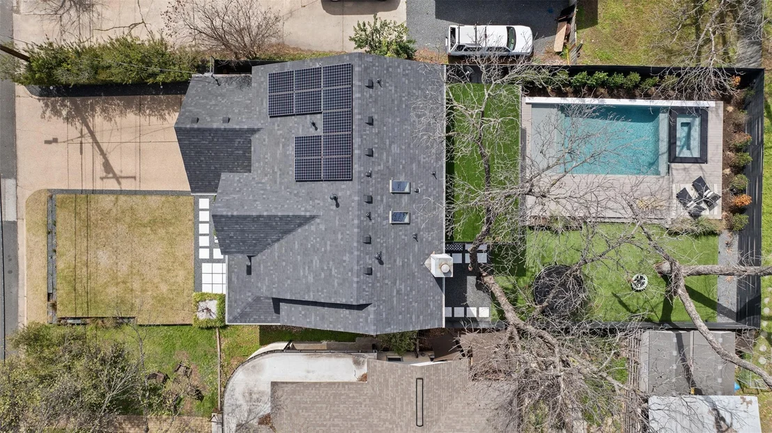Photo of 1102 Kinney Ave