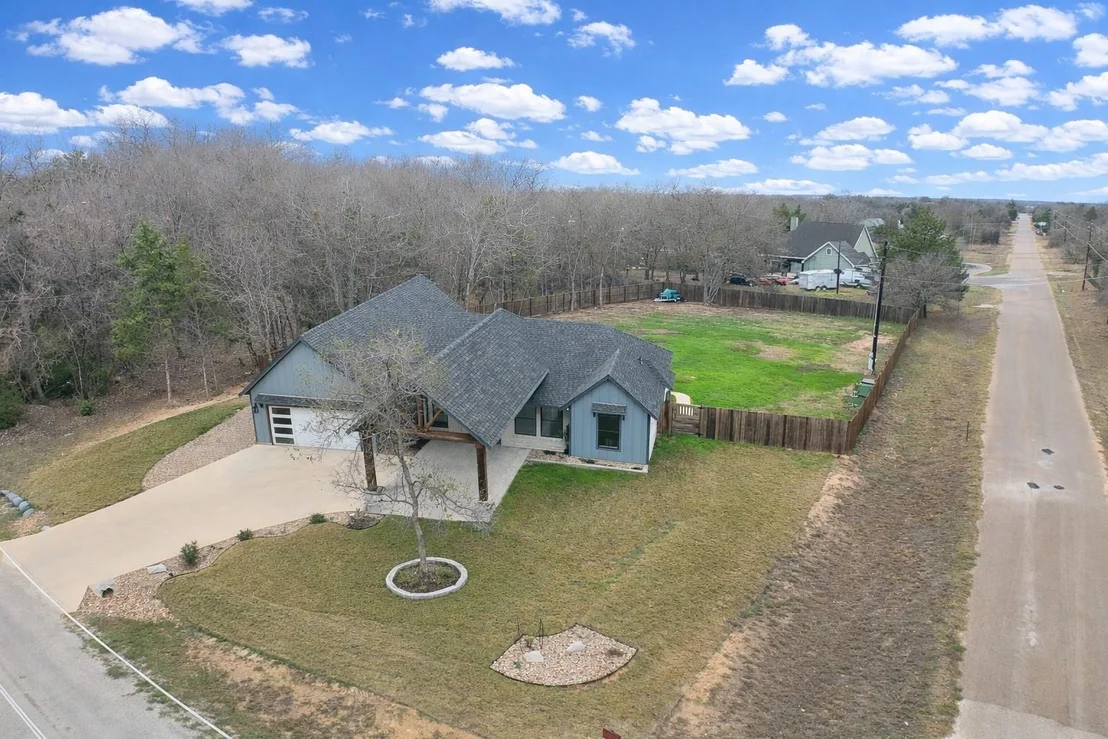 Photo of 105 Laumaia LN