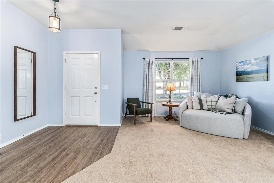 Photo of 15001 Lantern DR