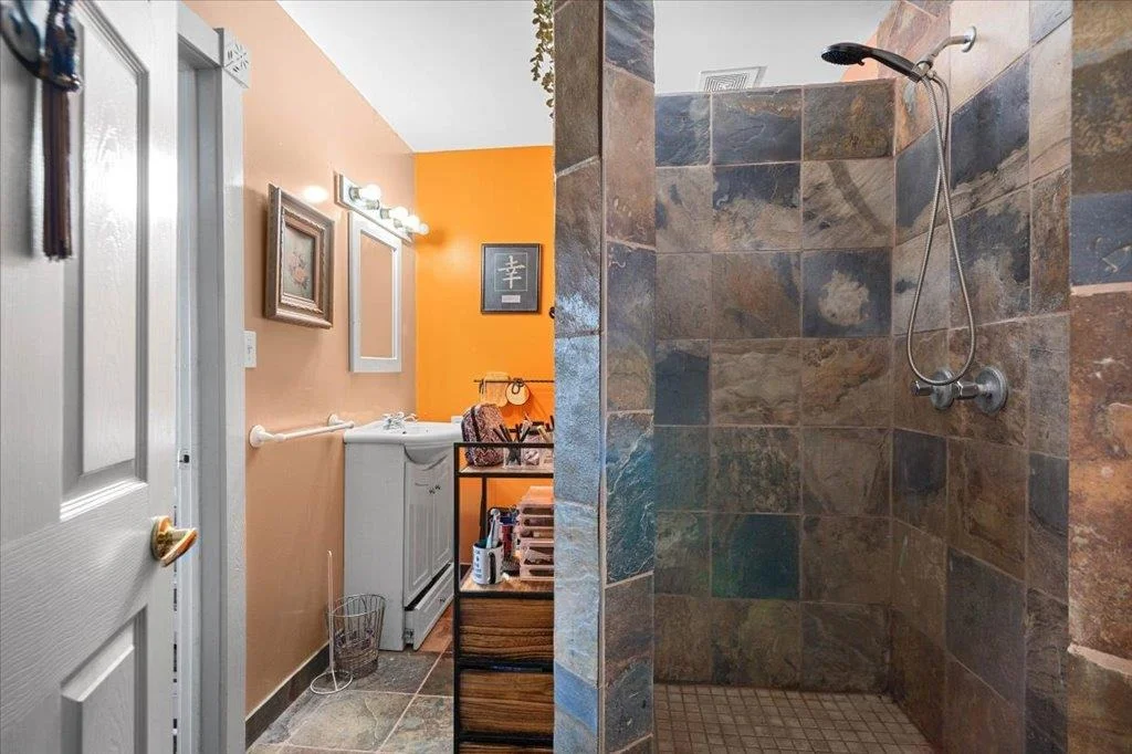 Photo of 3615 Peninsular DR