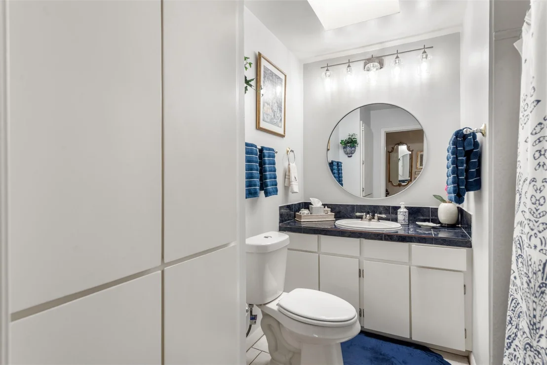 Photo of 5504 Lands End ST