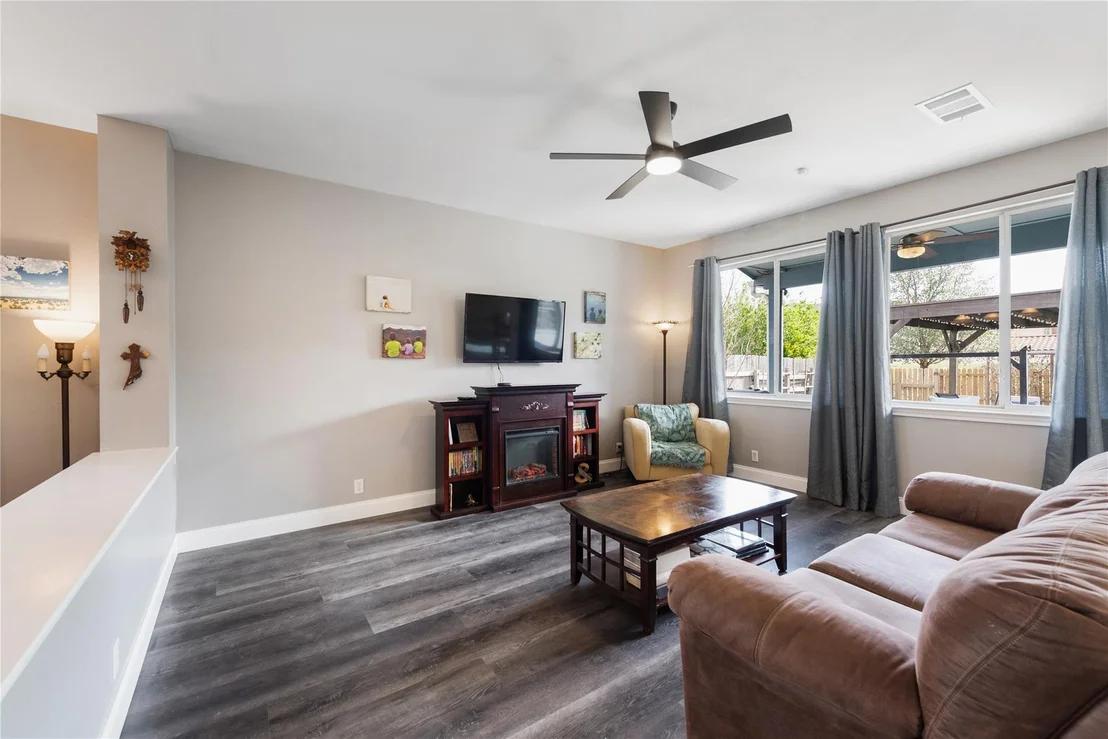 Photo of 261 Tobin DR