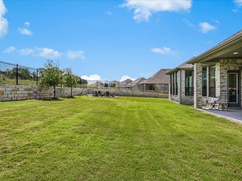 Photo of 320 Old Stone RD