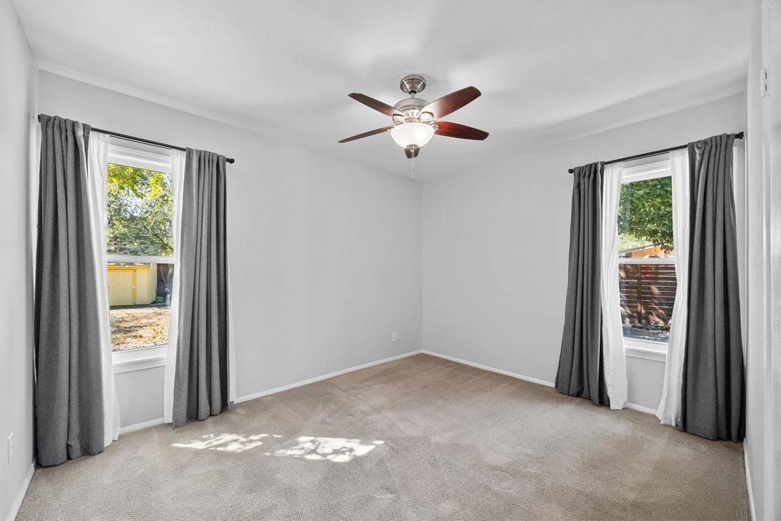 Photo of 1701 Crown DR
