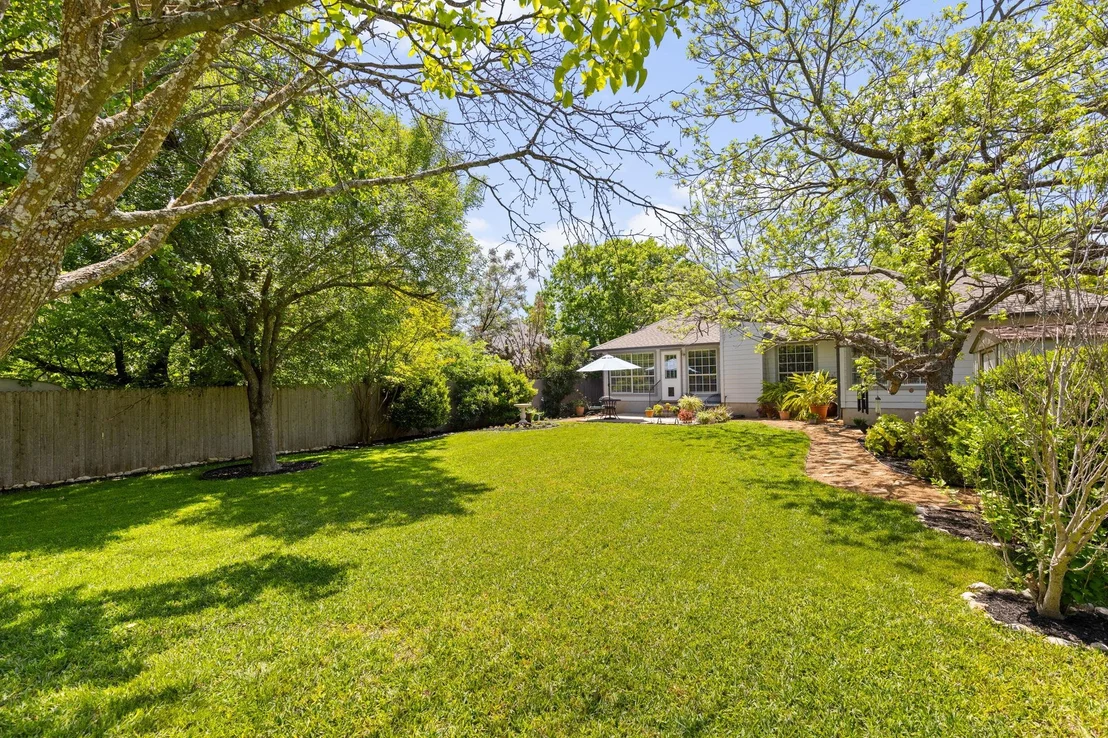 Photo of 1212 Willow Creek DR