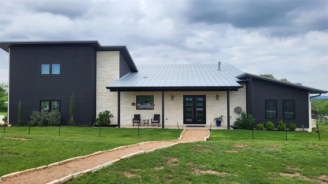Photo of 108 Schoolhouse LN