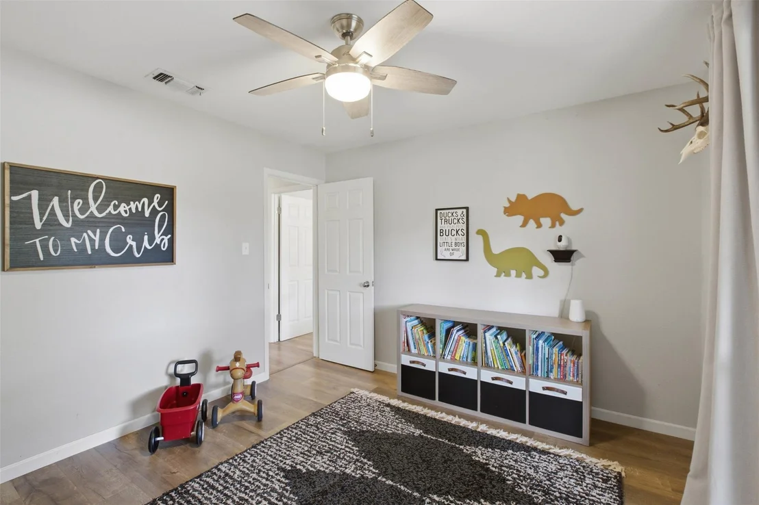 Photo of 4102 Sequoia TRL W
