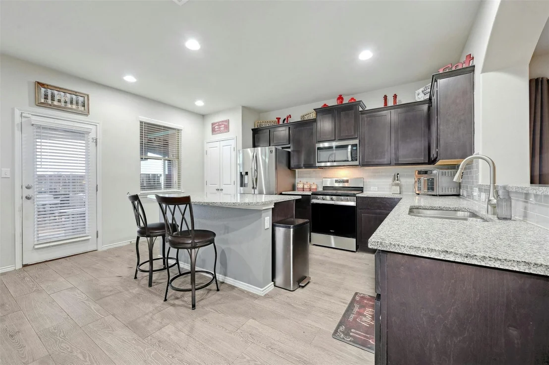 Photo of 541 Blue Oak BLVD