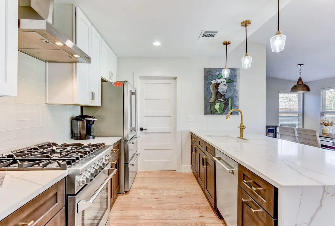 Photo of 7002 Whispering Oaks DR