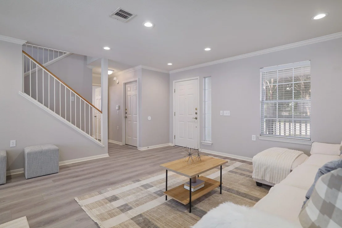 Photo of 412 Colonial Park BLVD