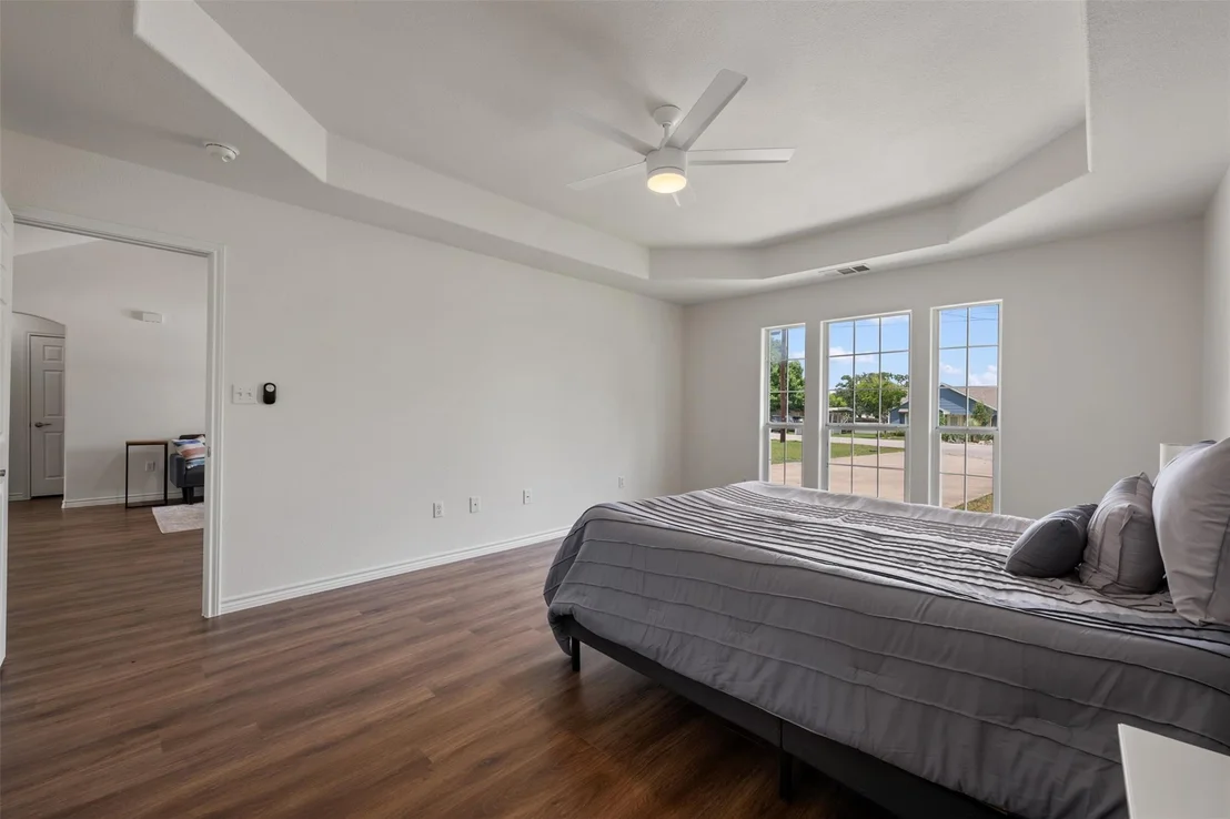 Photo of 104 Live Oak CIR