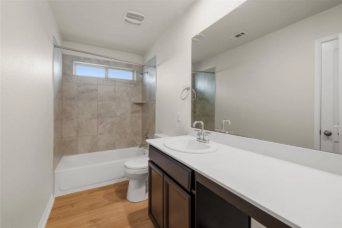 Photo of 6044 Genova PL