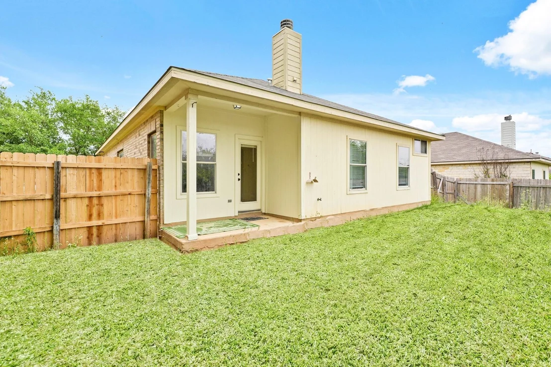 Photo of 141 Ashwood N
